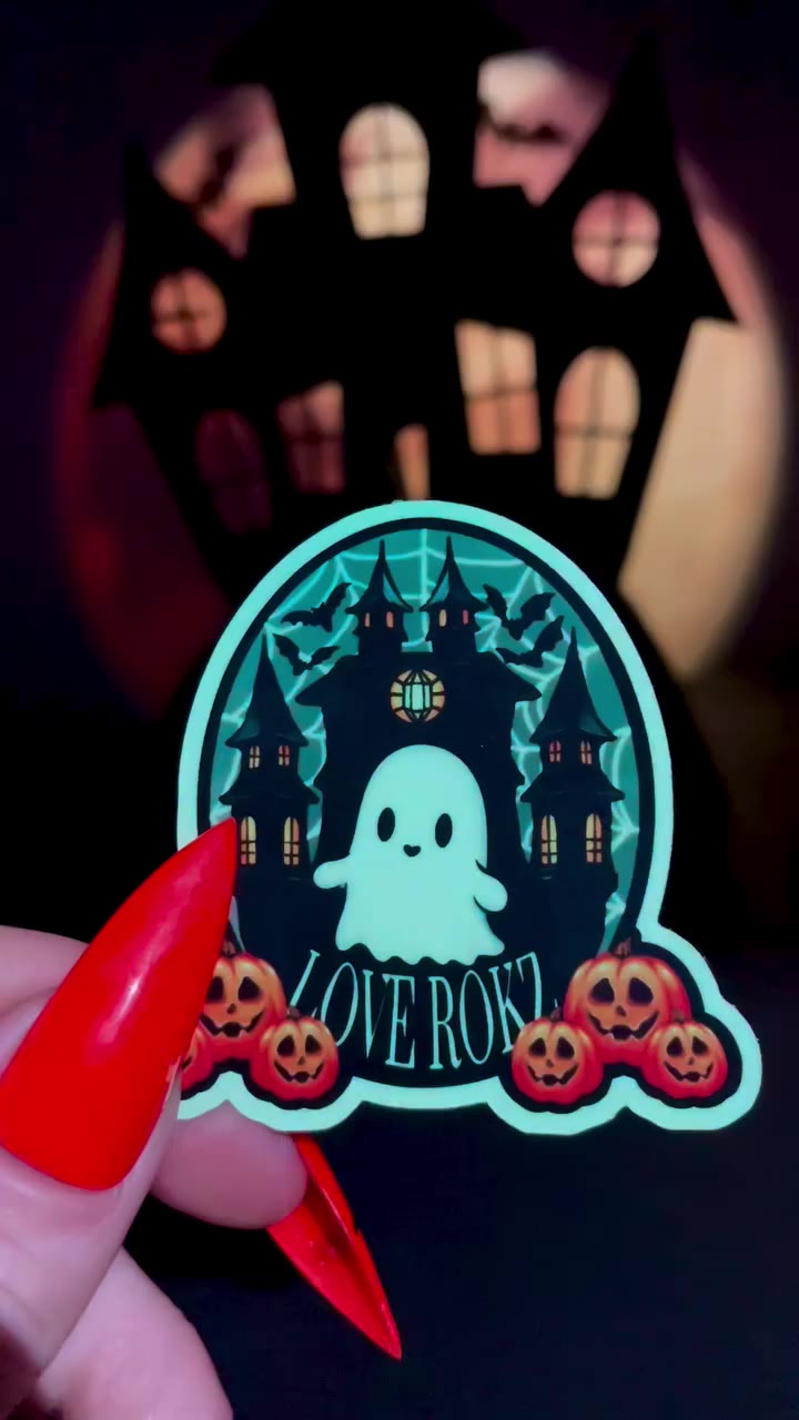 Even our Halloween sticker glows in the dark 👻🎃🦇 Thankyou to @luxlynxa for…