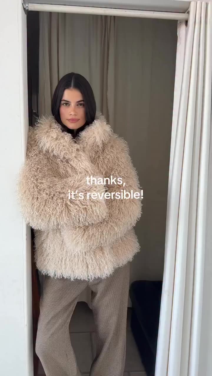 we like our coats reversible, sorry! 🙂‍↕️🤏🏼 meet our reversible faux fur…
