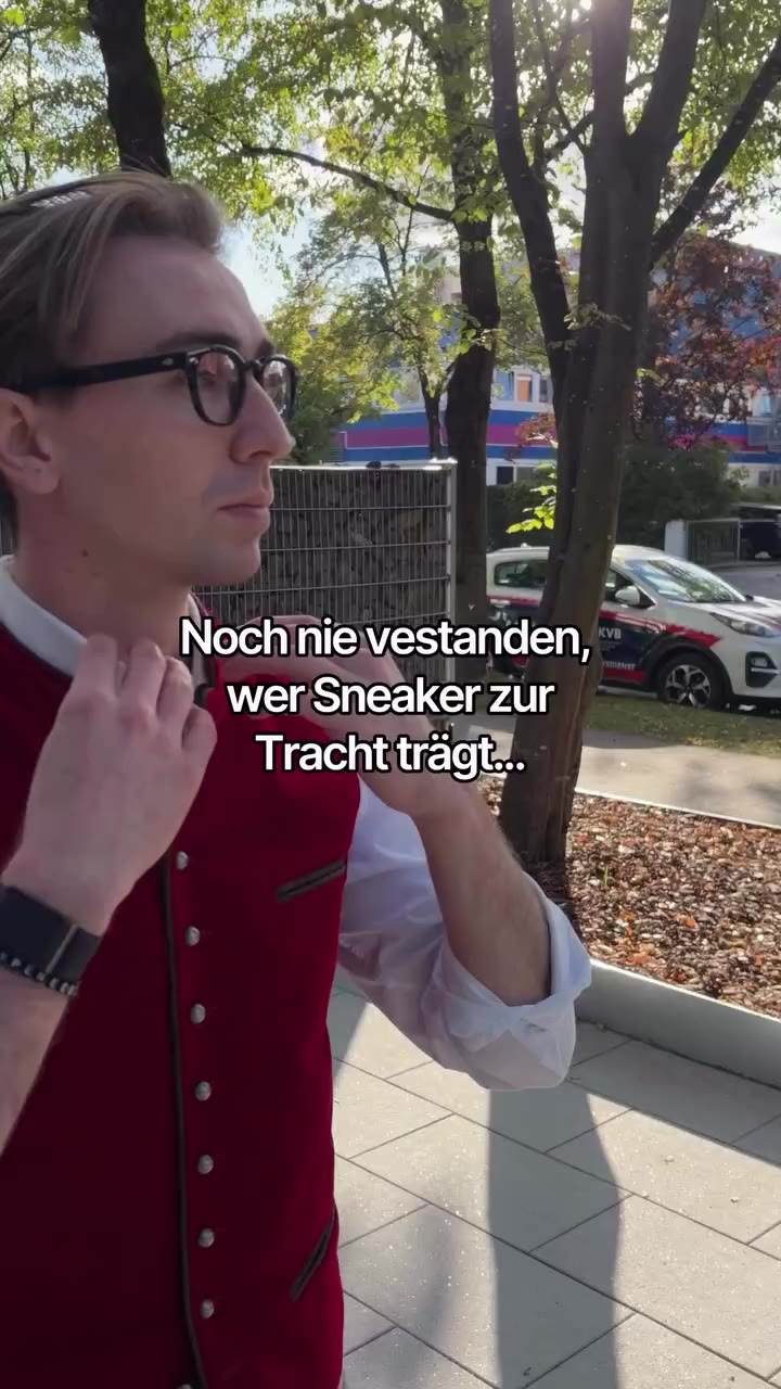 Noch nie verstanden, wer Sneaker zur Tracht trägt… #Wiesn #oktoberfest…