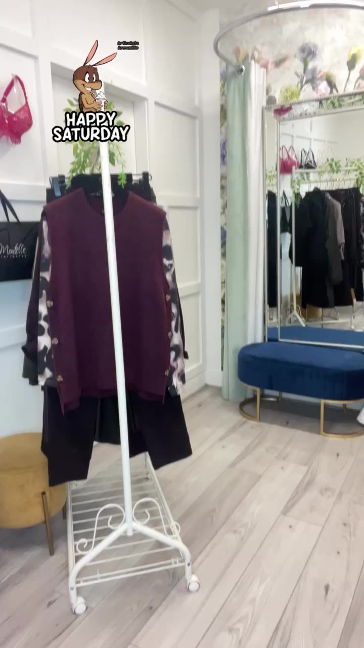 🍂 This rail is giving us all the new-season feels 🤎 Think rich burgundy…