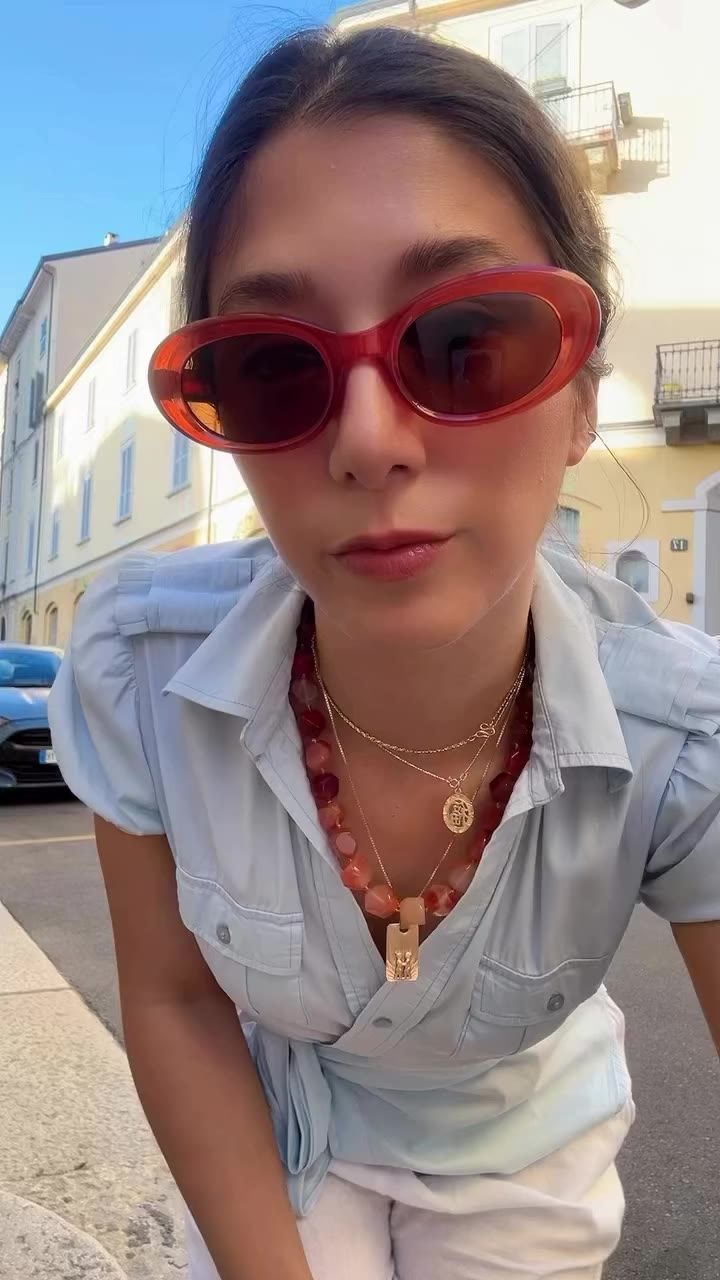 Your girl was ready for apperitivo 🍹🇮🇹🫒 Wearing a new Pinkie top thrifted…