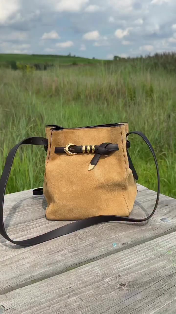 What we bring to the table: #baglover #fallbag #suedebag