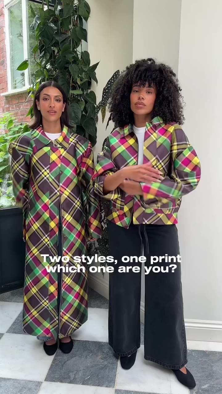 One print, two ways to wear it 💚 From a statement jacket to an easy-to-wear…