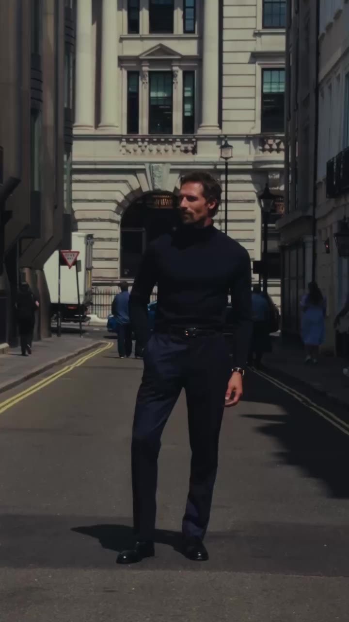 Autumn calls for a wardrobe built around layers.⁠ ⁠ As cooler mornings set in…