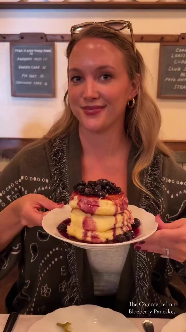 These may be the best pancakes in all of NYC 🥞 The Commerce Inn blueberry…