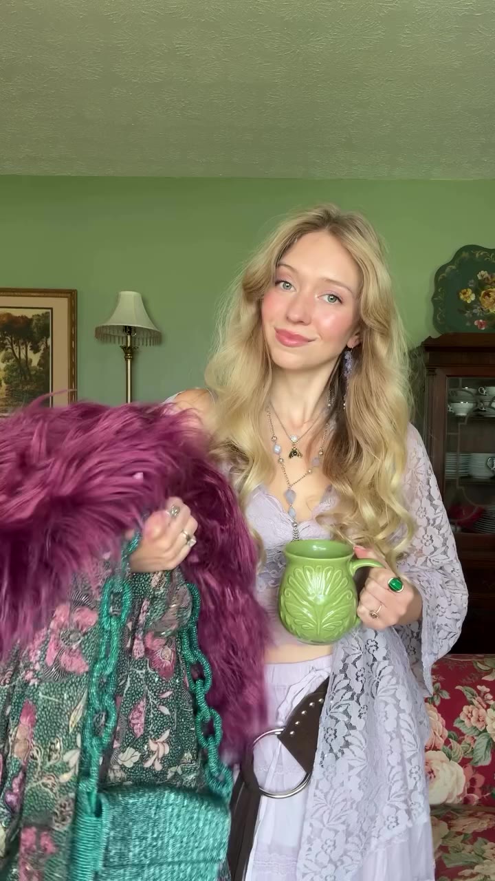 Green, violets, and floral for today’s look. ✨💜🧚 Just about everything is…