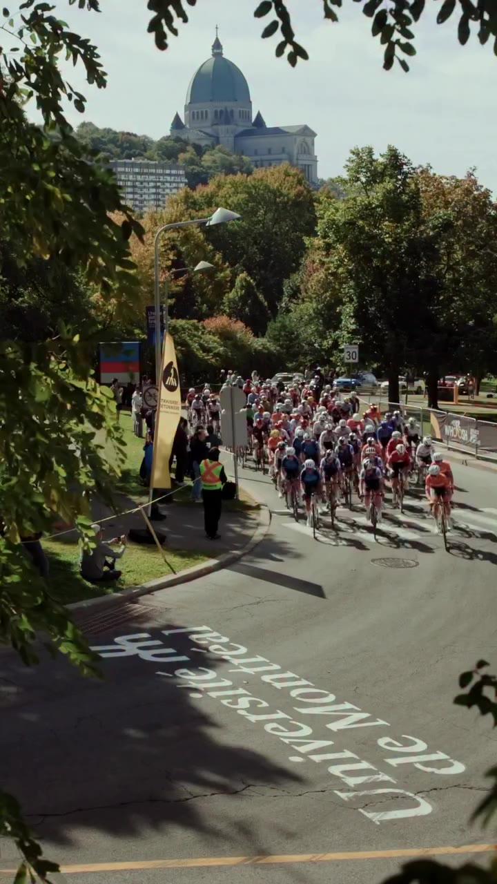 The peloton has made it to Polytechnique. @kateplusfate might’ve gone down but…