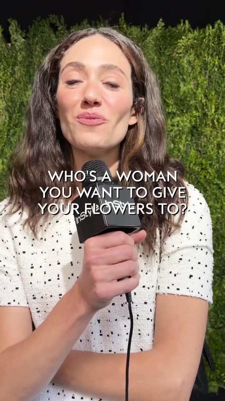 We love women supporting women—even if it is your daughter. ❤️While at…