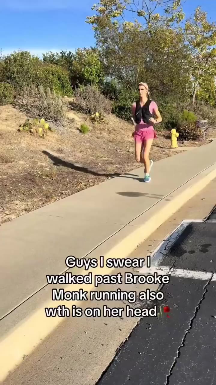 The Set & Flow Active Curling Headband is just that girl 😍💕 Brooke Monk is…