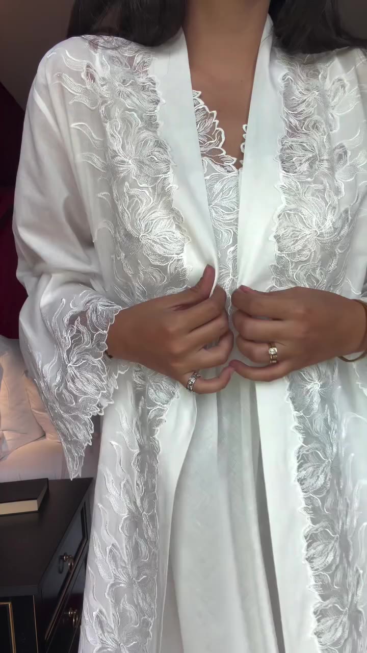Timeless in white, designed with ease in every detail. 🤍 Crafted from airy…