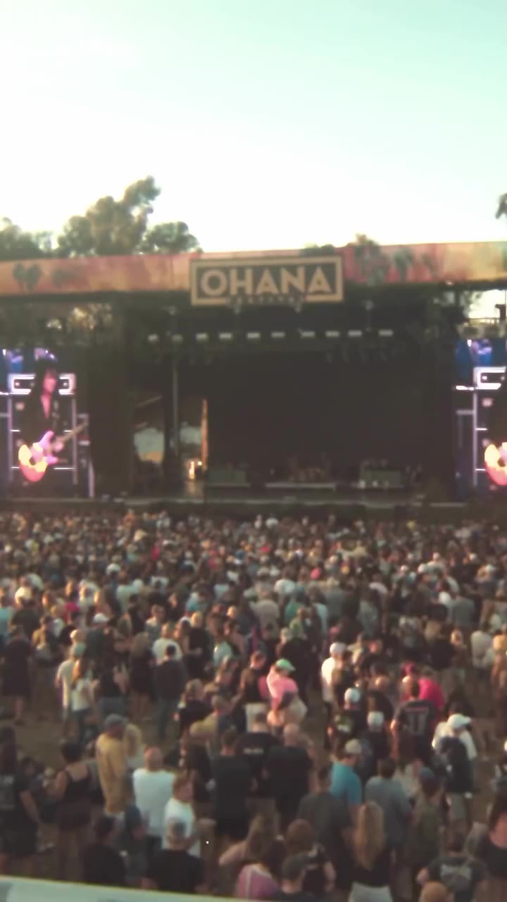 Kicking off the weekend at @theohanafest. 🌊🎶 We’re stoked to be back in Dana…