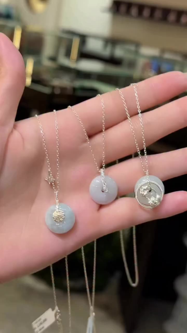 Your sign to pick a new favorite jade necklace. 💚 Discover more on…