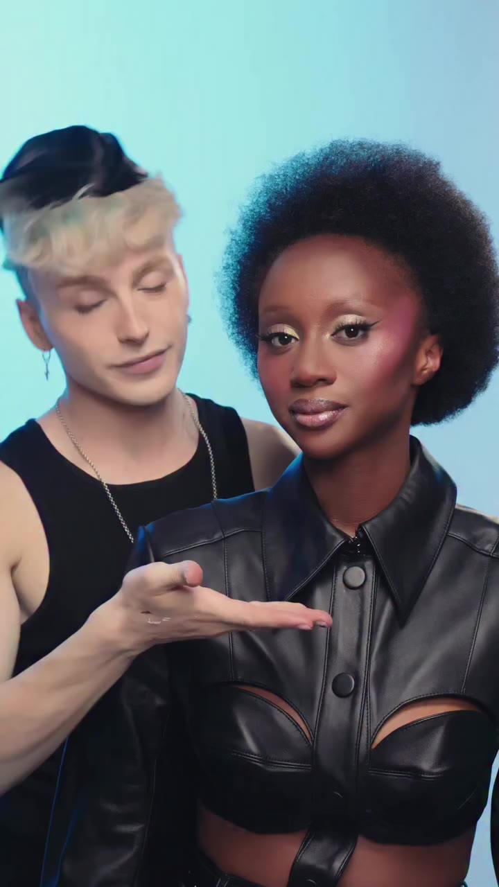 SCULPTED & GLOWY look Part 5/5 : GLOSS —— Using Showgloss in CRYSTALIS #makeup