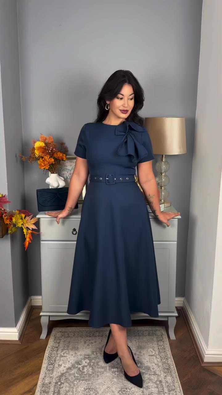 AUTUMN WEDDING GUEST DRESS HUNT? I’VE GOT THREE 👀🍂🤎 If you’ve got an autumn…