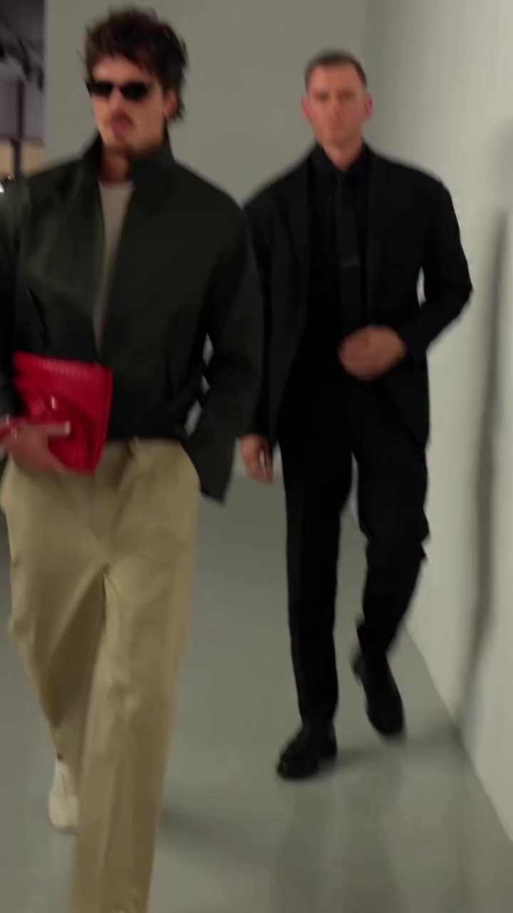 Jacob Elordi arrives at the Bottega Veneta show in Milan. Video: @hey_imlara