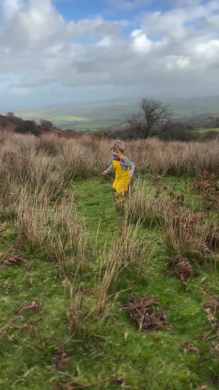 Leaves are falling, adventures are calling. Hello autumn! 🍂 #welovefrugi