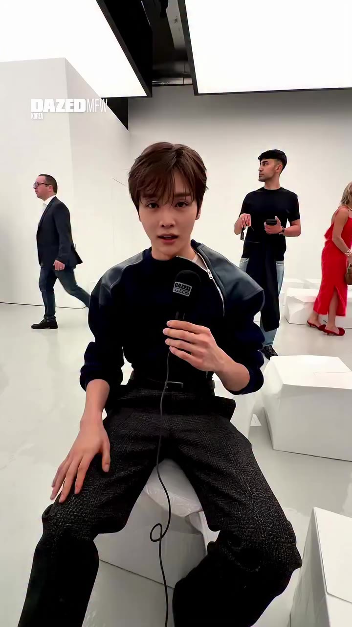 BOTTEGA VENETA @riize_official @newbottega @louise_trotter_ 쇼가 끝난 후! 성찬의 소감…