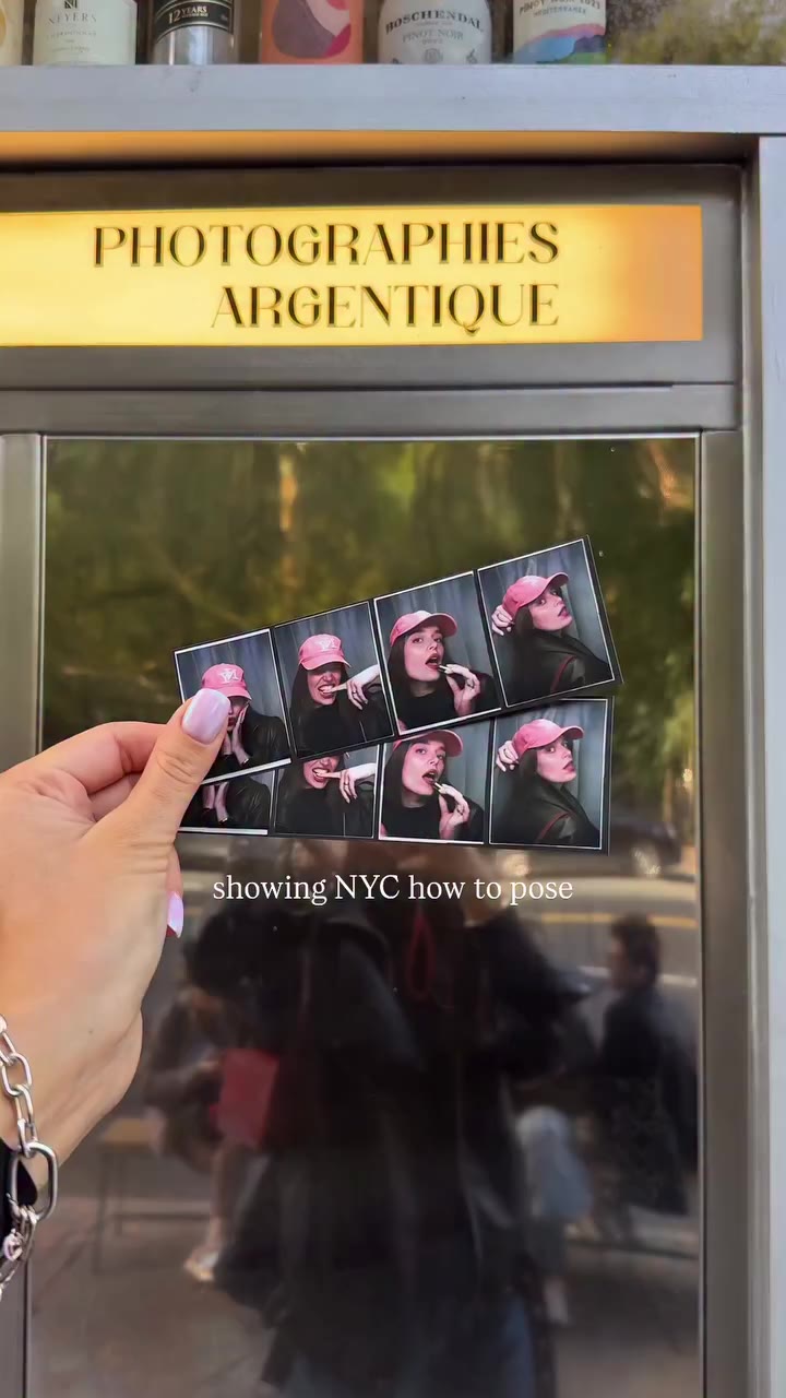 NYC photobooth, but make it a posing lesson 📸🗽