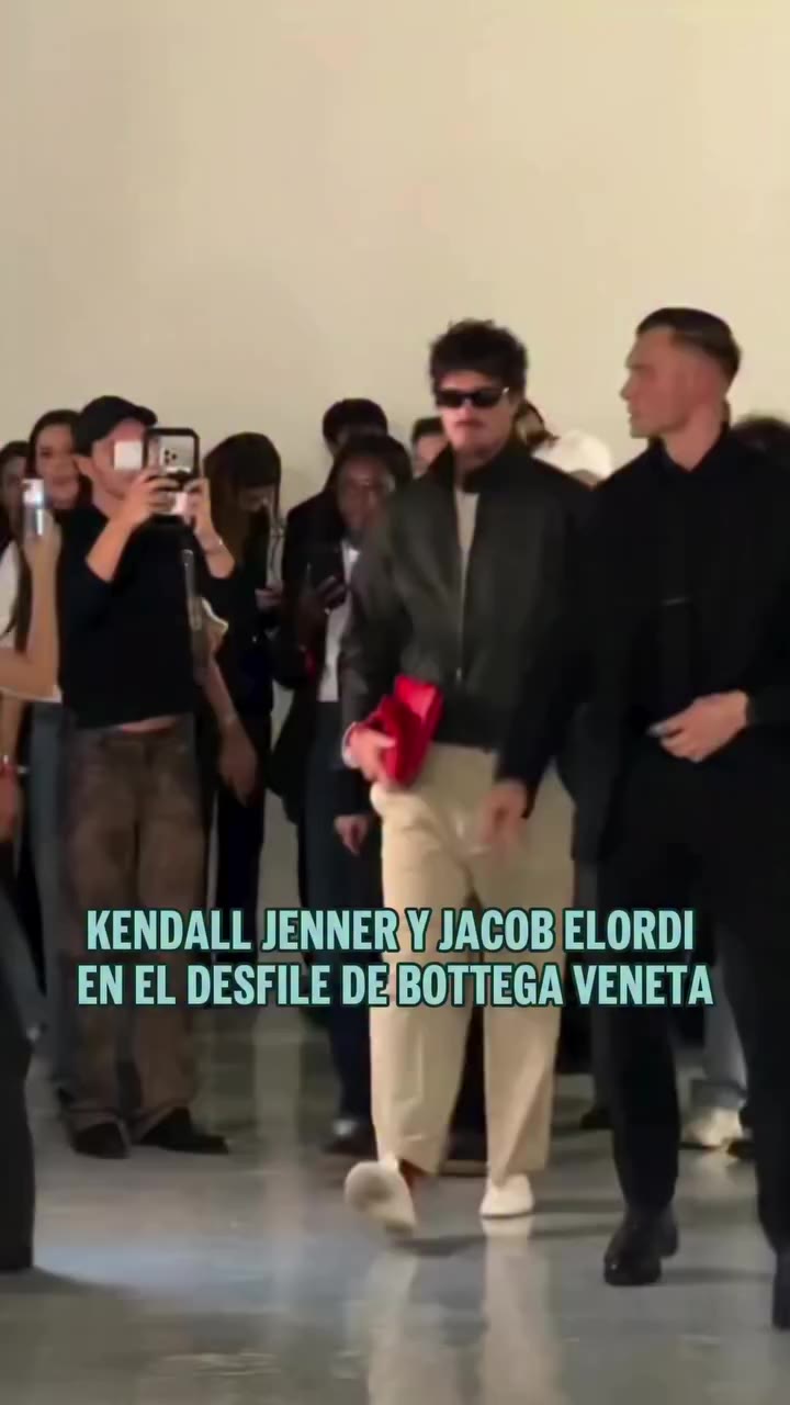 It’s giving Barbie y Ken. Videos: @elleusa