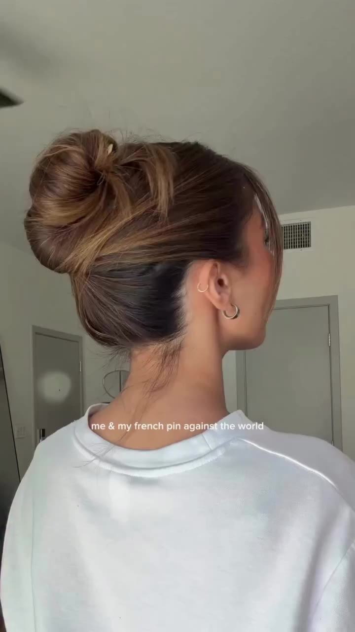 One simple tool for the chicest hairstyle ✨ @cailinmandapat shows us how to…