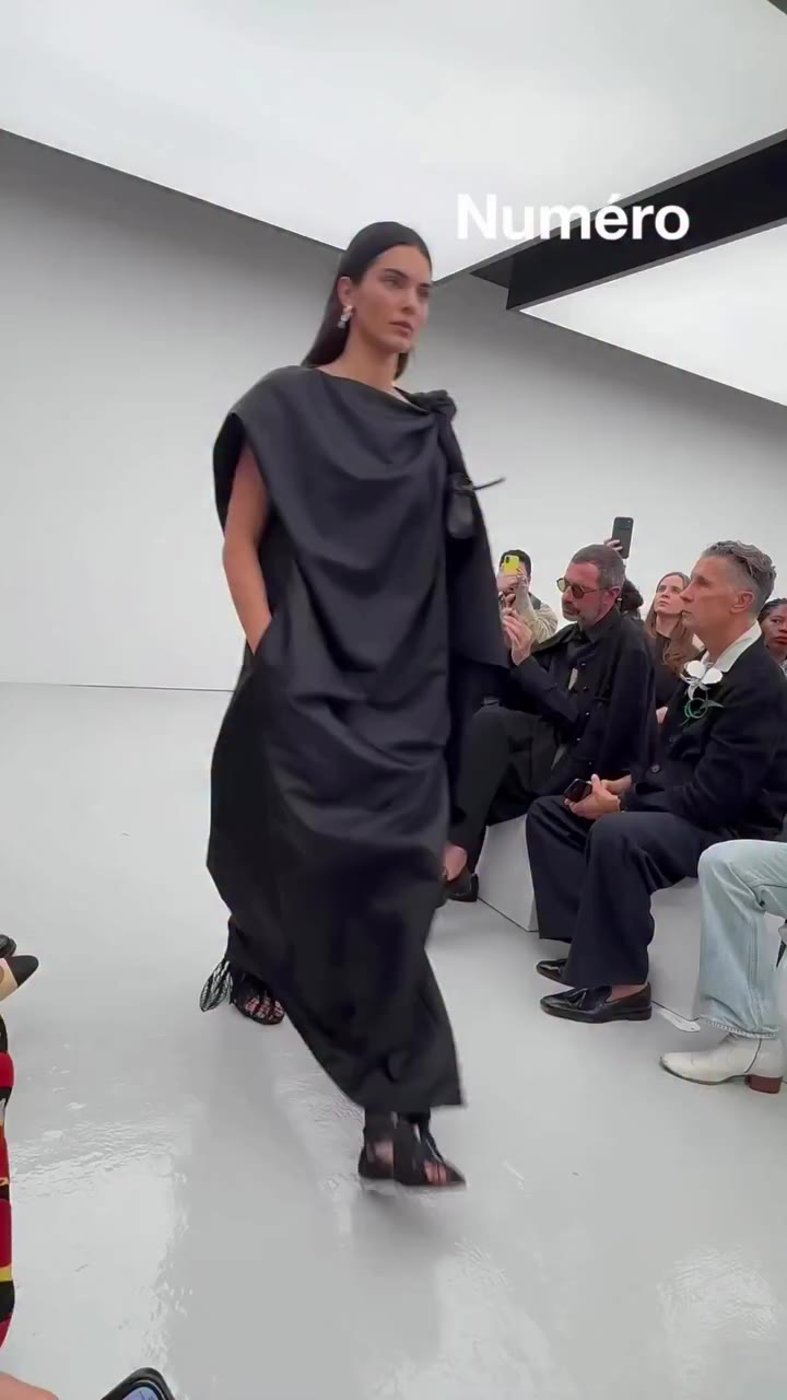 On the runway @kendalljenner closing for @bottegavenetaworld in…