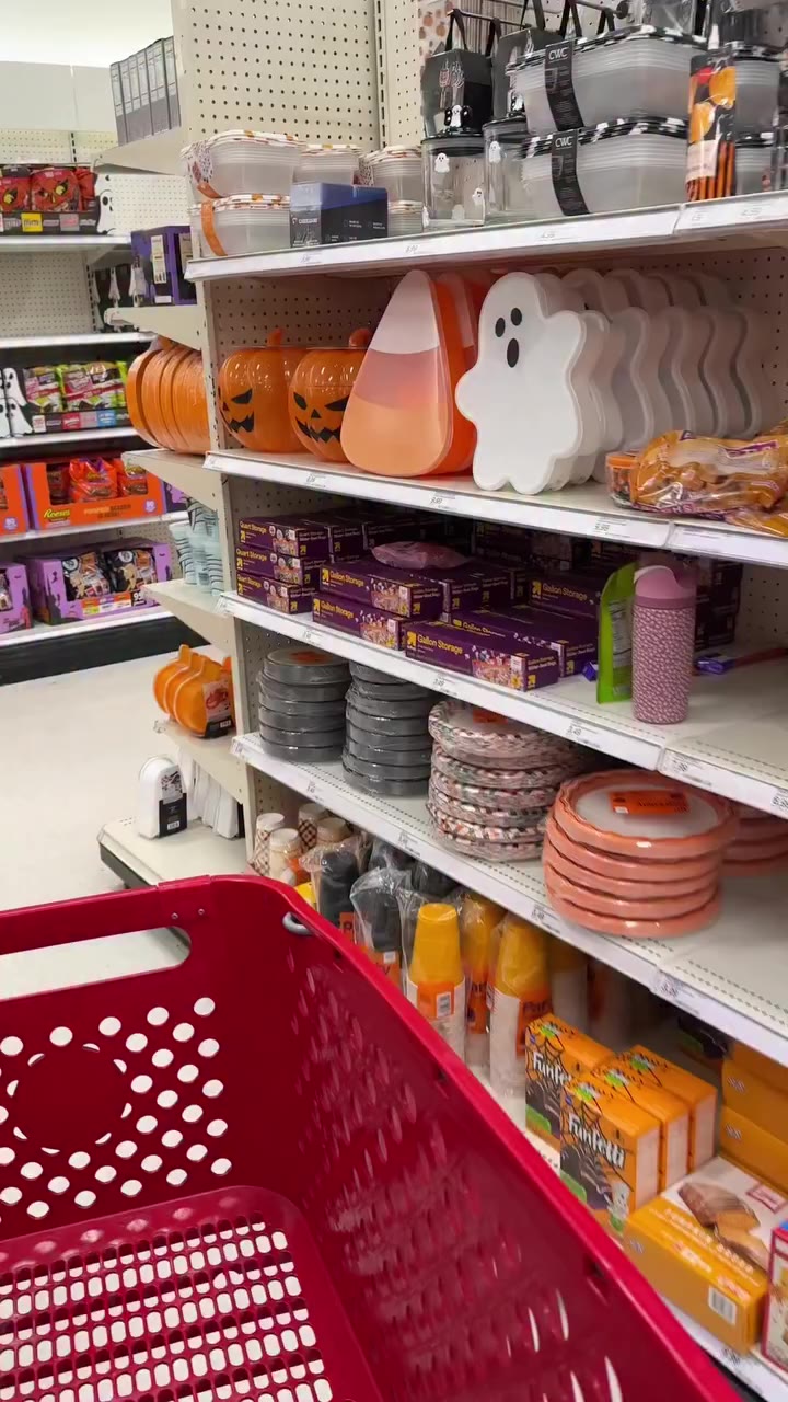 F0ll0w + say need for 🔗🫶 The cutest Halloween snackle boxes!…