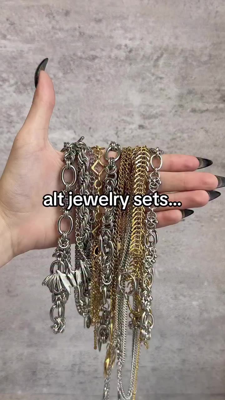 Which color won? ⛓️⚔️⚜️ #silvervsgold #silverjewelry #goldjewelry #altjewelry…
