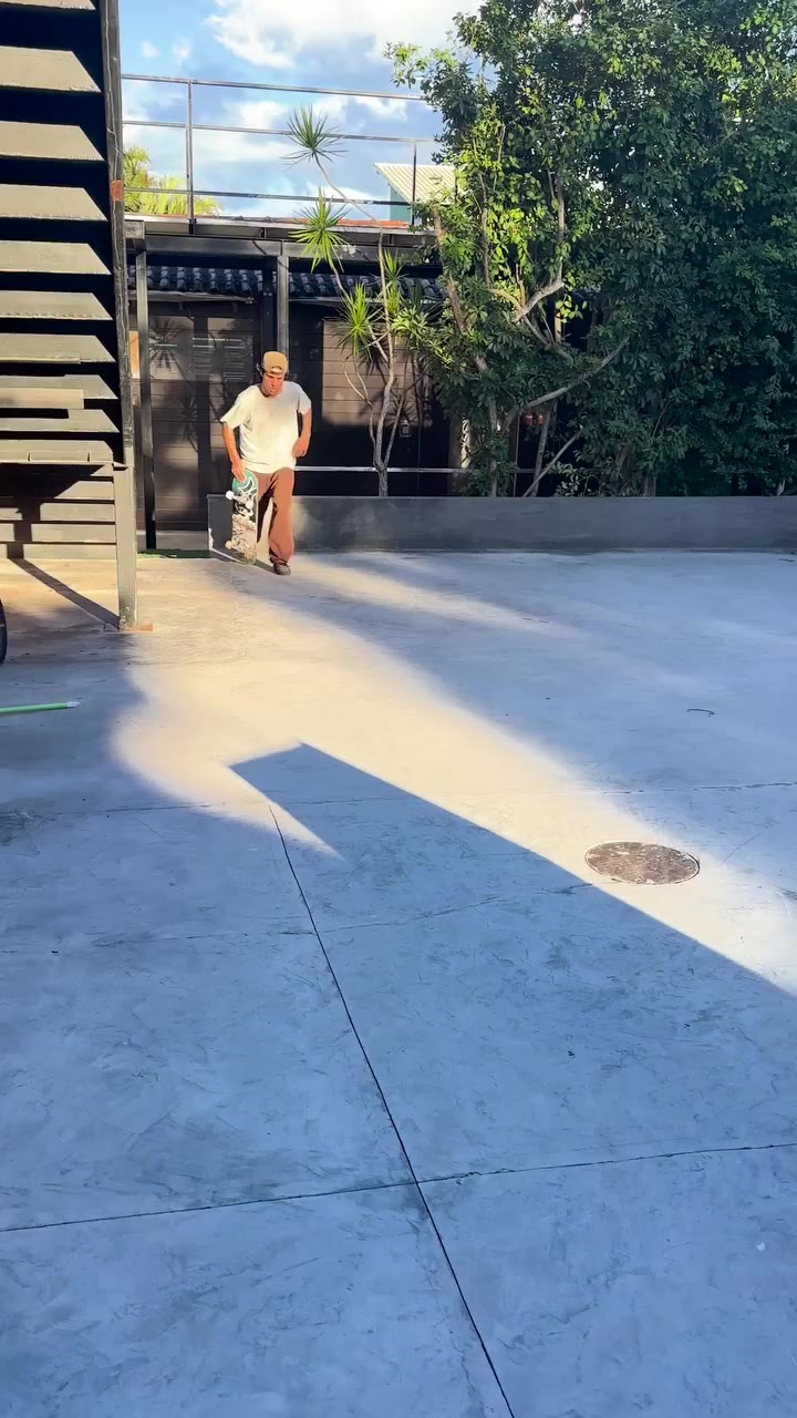 Drop in with @pedrocarvalhosk8 🛹🇧🇷