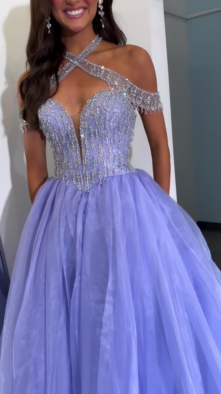 ASHLEY LAUREN STUNNER 💗✨ This GORGEOUS Ashley Lauren beauty is ready to steal…