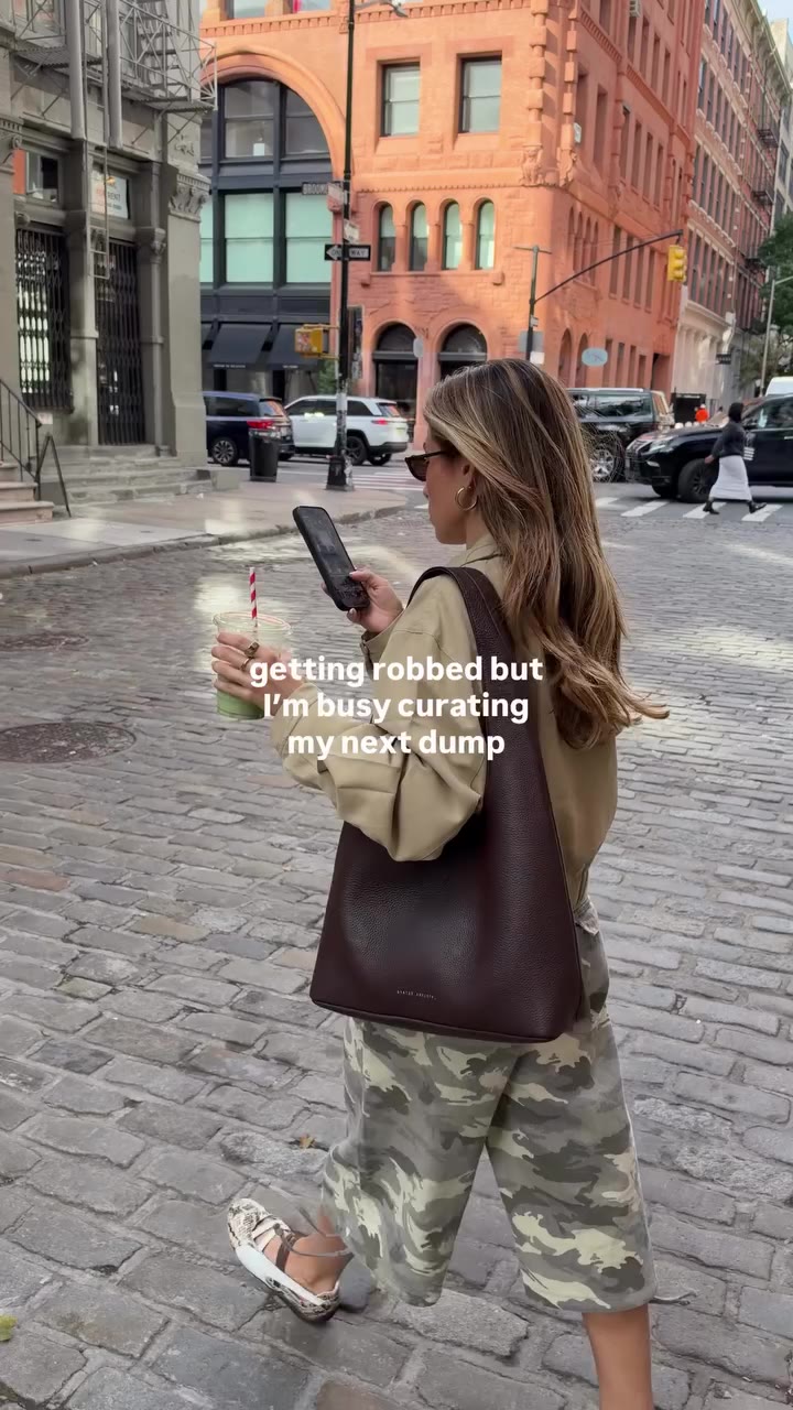 diva is locked in, wearing our ‘solstice’ tote #statusanxiety #newyork…