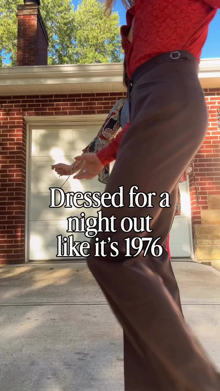 Some 1970s couples outfit inspo for y’all🍾 •my outfit is from the…