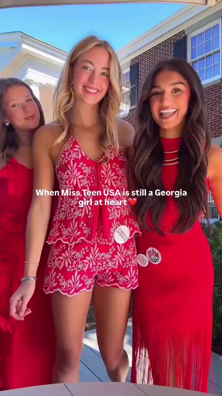 The crown is cute, but have you seen me in Georgia red? ❤️🐾 Back in Athens…