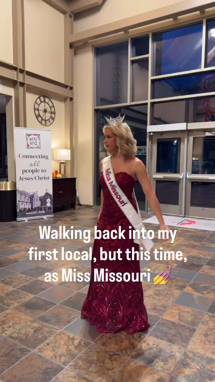 Walking back into my first local, but this time as Miss Missouri 💅 Fun fact…
