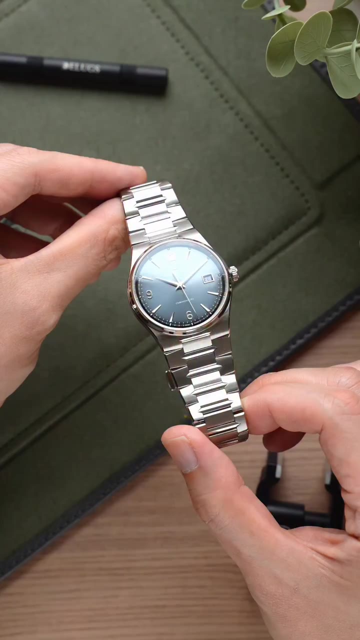 We have the JLC Master Control Chronometre Date in the studio, and it’s even…