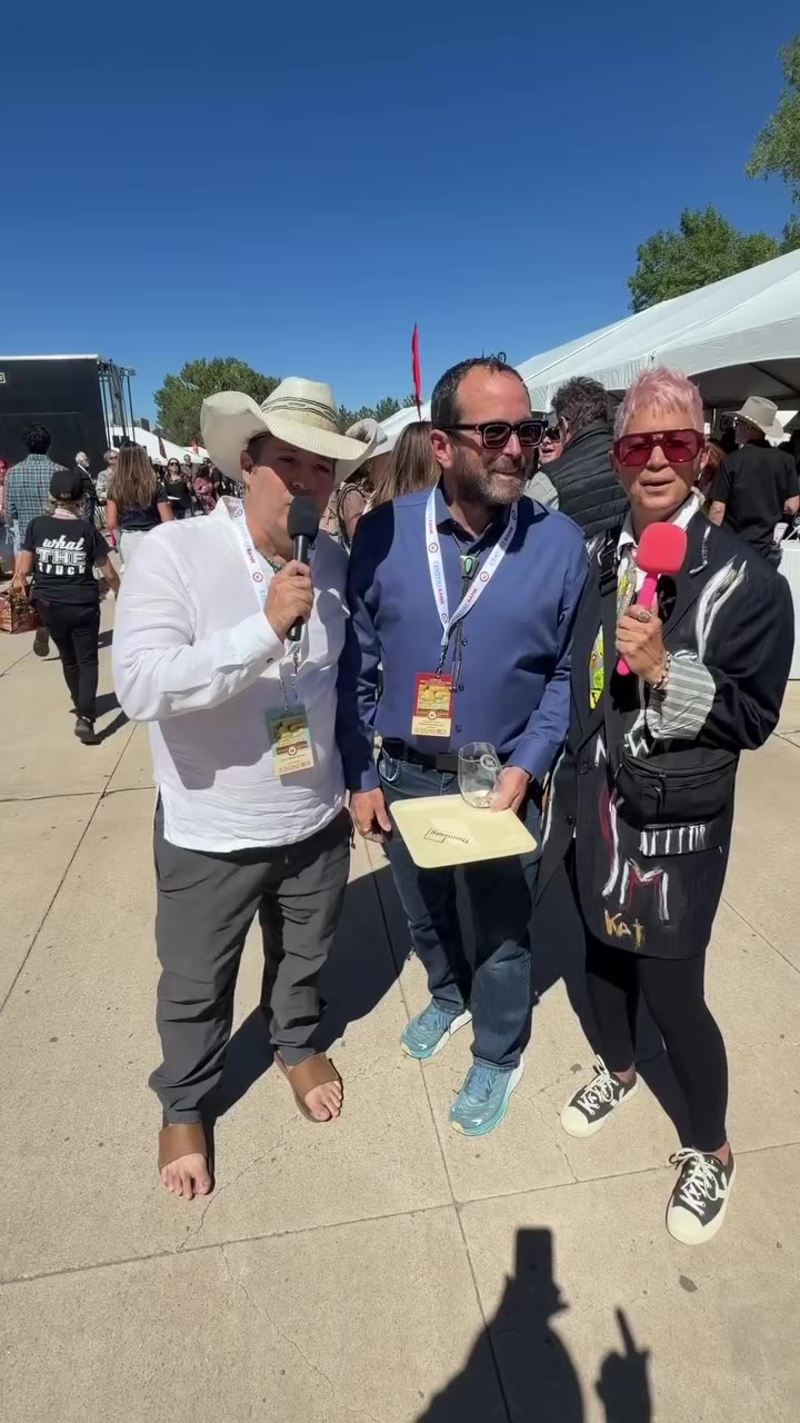 When three people who LOVE Santa Fe and supporting local get together… ❤️🍷🌶️…