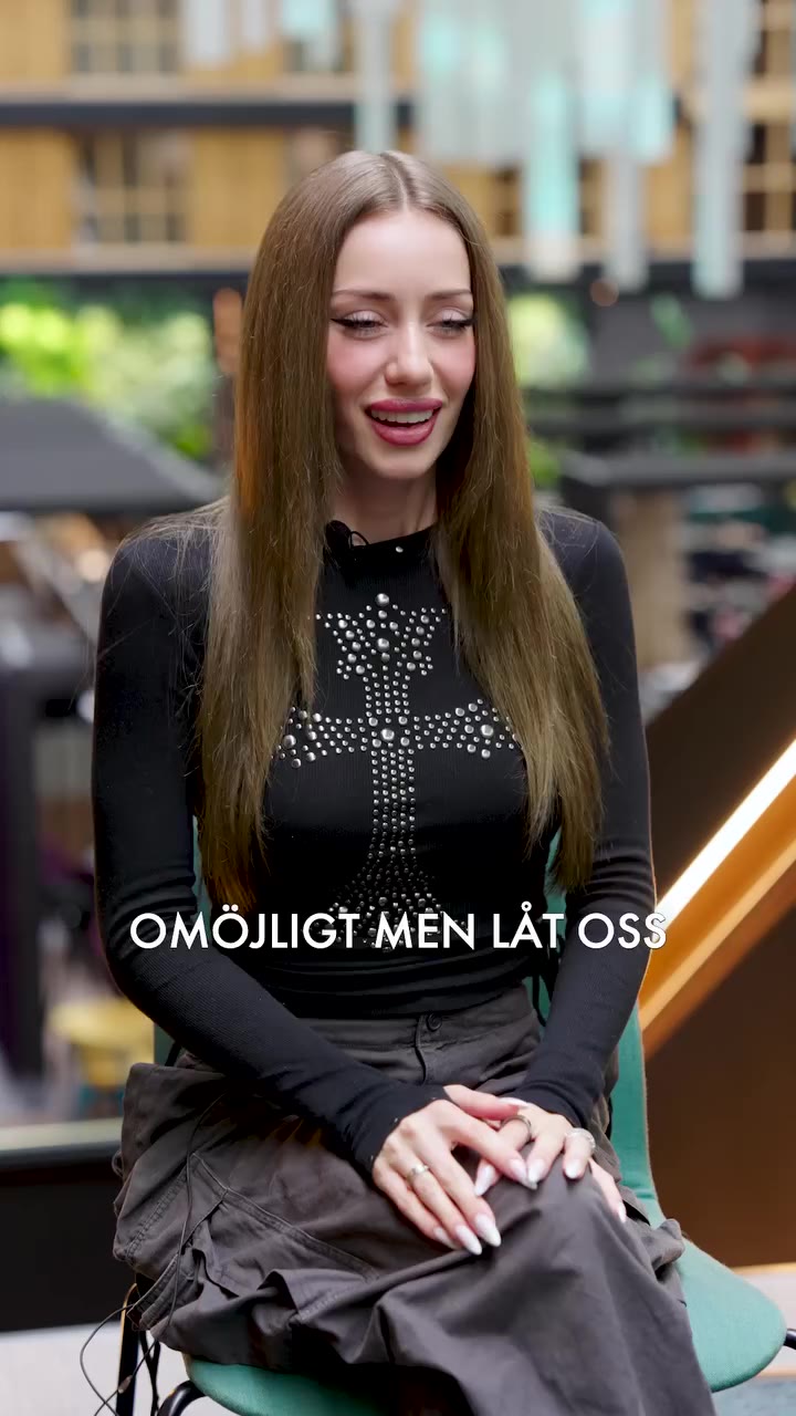 Hur rankar Sophia Sinot sina egna sminkningar? 💄 Vi bad makeupartisten bakom…