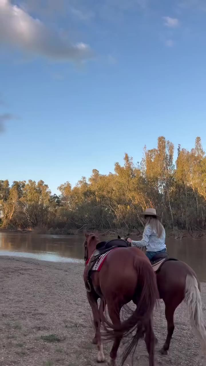 Sunset sessions on the Murrumbidgee.⁠ ⁠ #RBSellars
