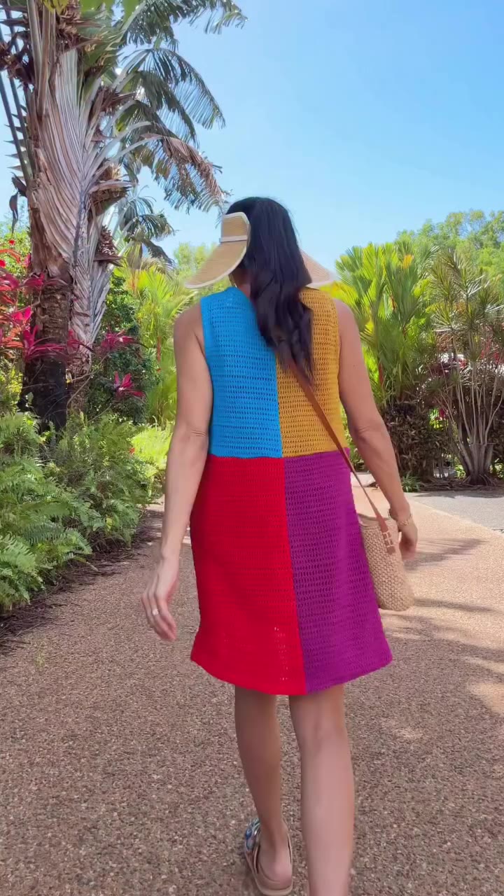 Dopamine dressing in the tropics! 🌈👗🌈👗 I wore this cute and colourful…