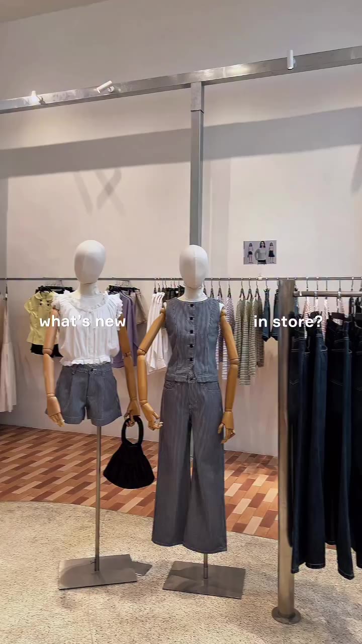 🤍✨ What’s new in stores? Follow our staffs and take a peak at new arrivals…