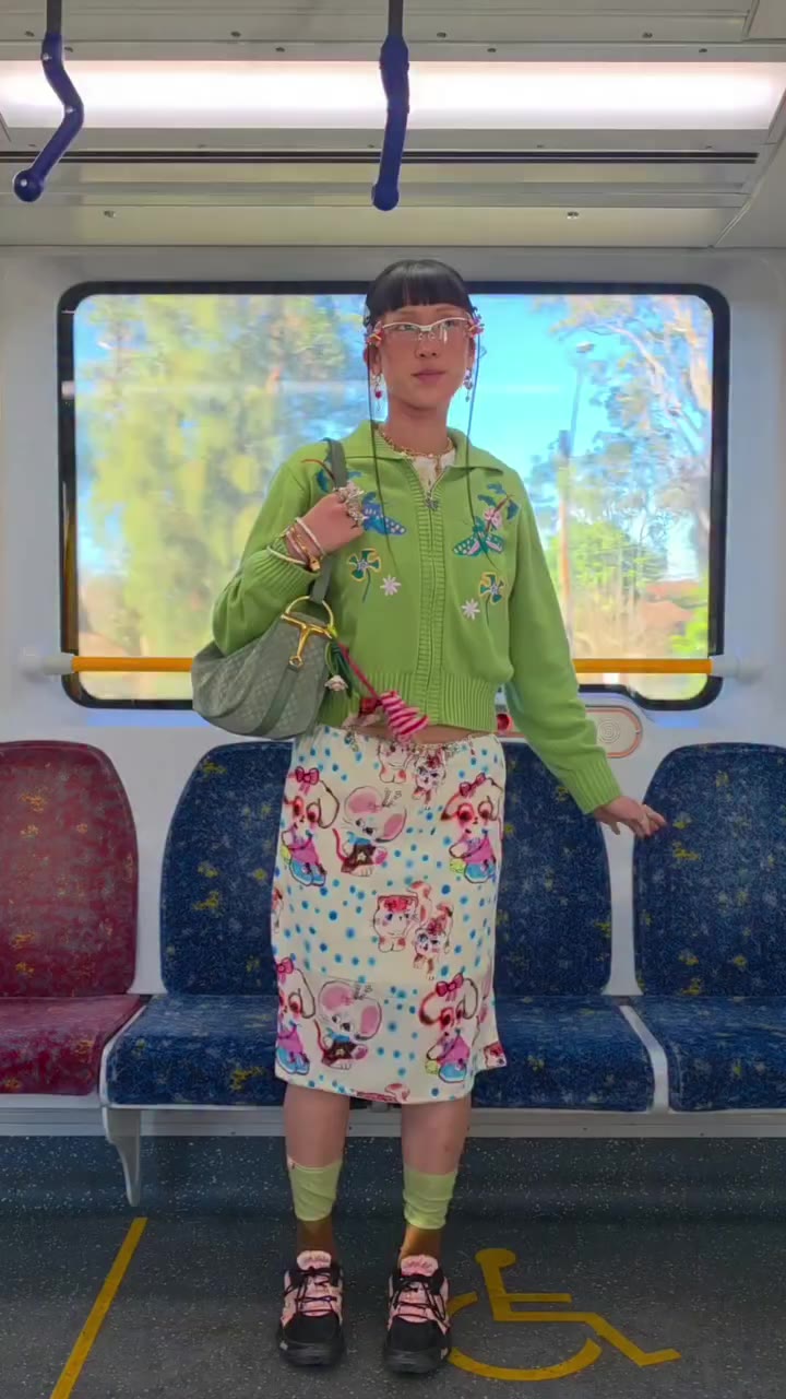 🚃🦋🌷 Train outfits over the past month or two... it's getting warmer! 🌷🦋🚃…