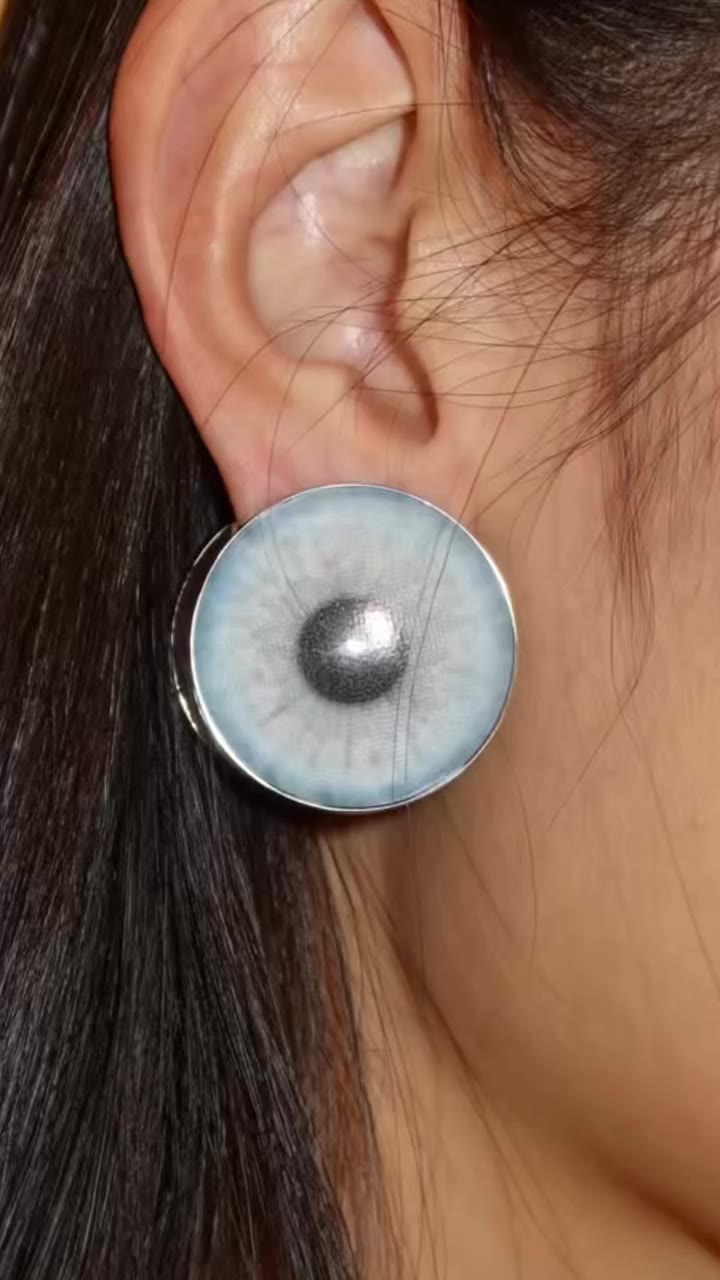 👁️