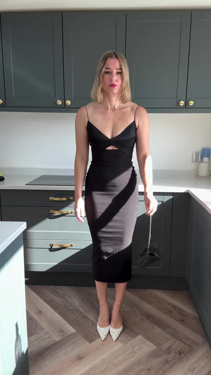 Smashed it didn’t I really 😆💁🏼‍♀️ #outfittransition #lbd #awardsdress…
